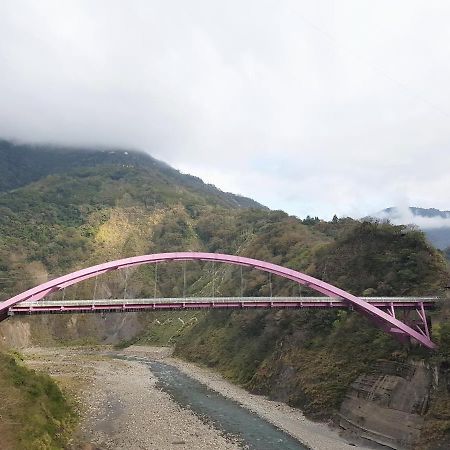 拉拉山周家渡假旅館 Hualing Bagian luar foto