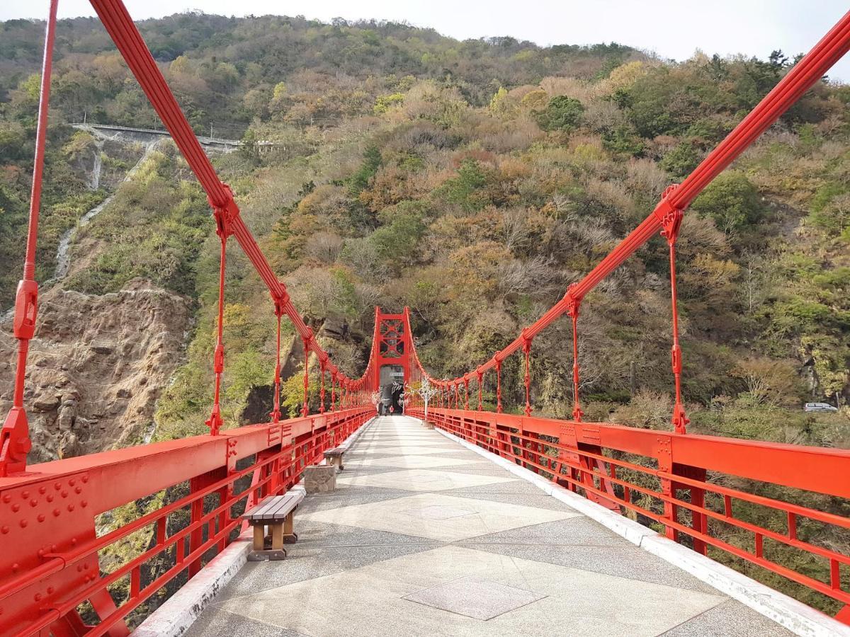 拉拉山周家渡假旅館 Hualing Bagian luar foto