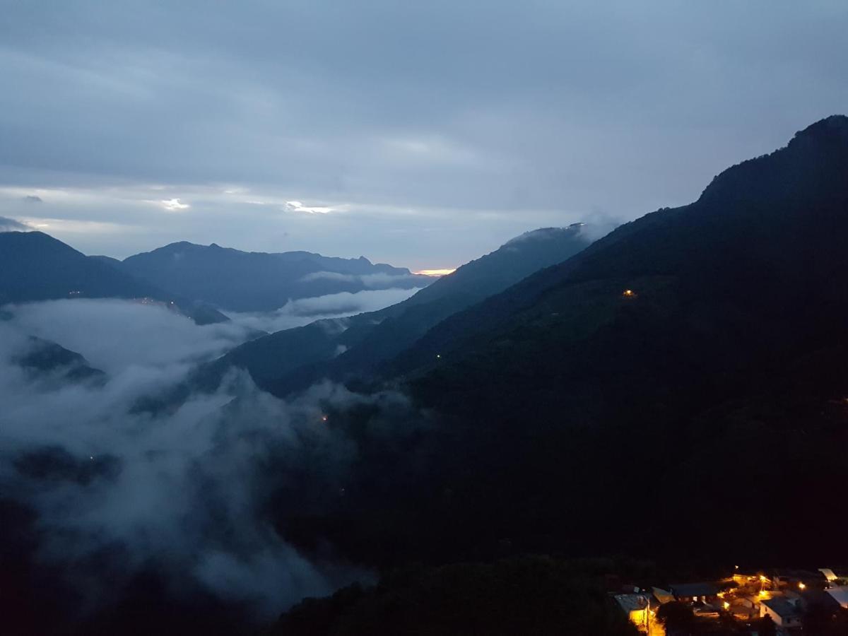 拉拉山周家渡假旅館 Hualing Bagian luar foto